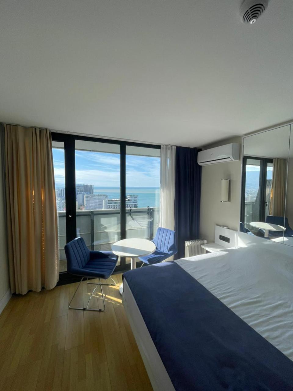 Orbi Сity Sunny Apartments High Floor Batoumi Extérieur photo
